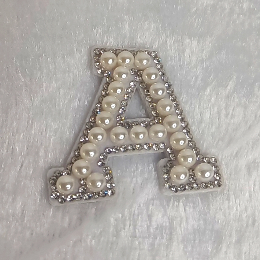 Handmade Pearly White Beaded Initial Brooch - Picture 4 of 9